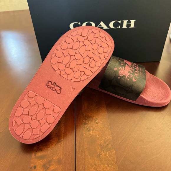 Coach Uli Sport Slide In Signature Canvas
Women's Size 8. Sizes 10.          #21 - Picture 6 of 9